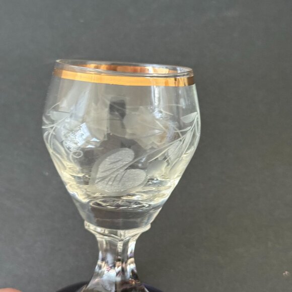 Vintage Gold Rim Etched Glass Cordial Goblets Set Of 4 With Iridescent Base - Picture 6 of 6